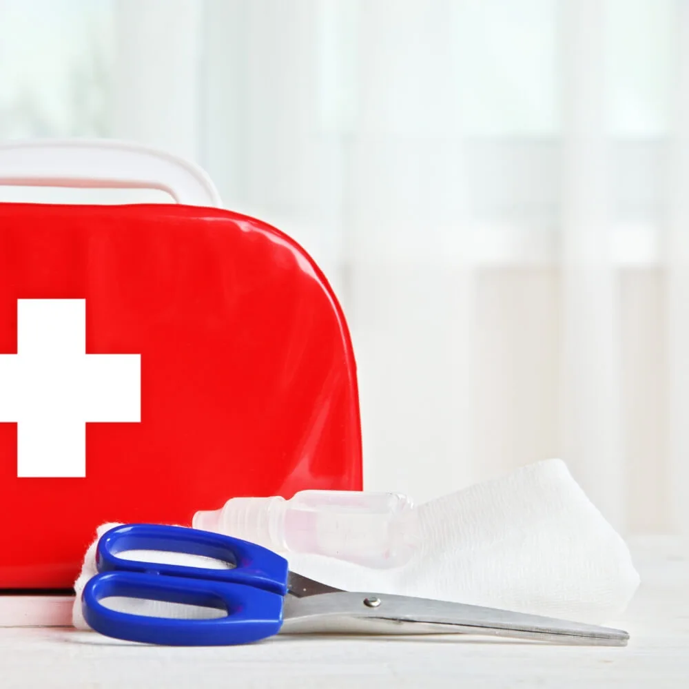 Scissors - What Are 10 Items In A First Aid Kit